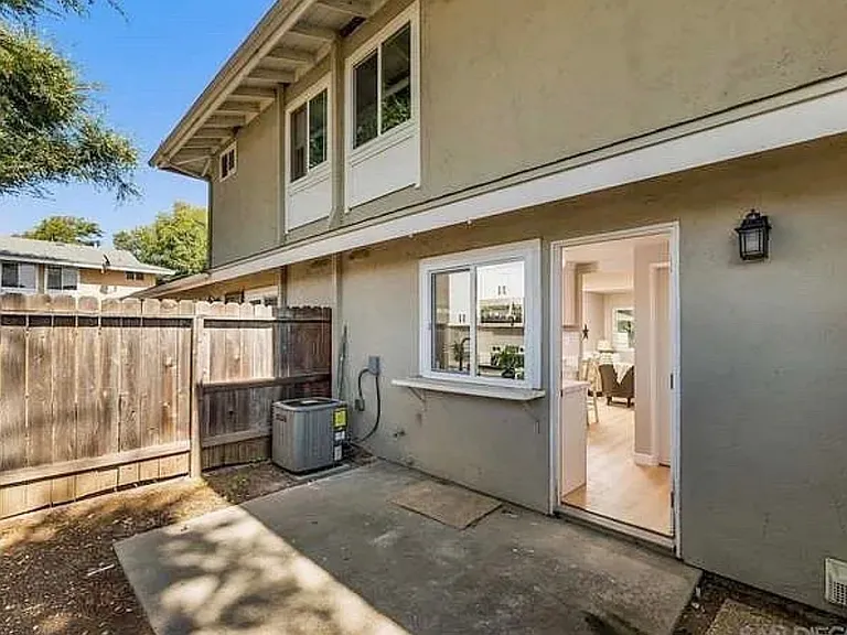 2512 Wanek Rd #C — Photo 3