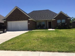 516 Lexington Ave, Clute, TX 77531