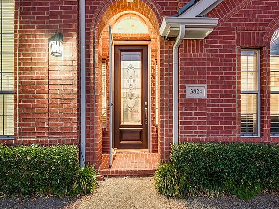 3rd image of 3824 Oxbow Creek Ln