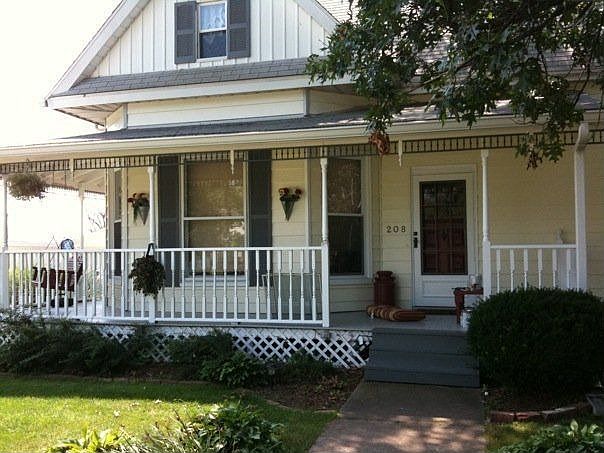 1st image of 208 E Van Buren St