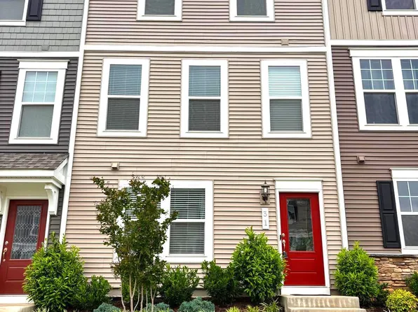 31 Capitol Mews, Ranson, WV 25438