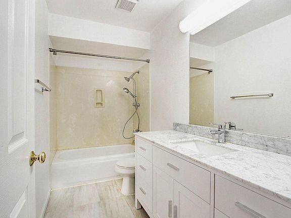 4th image of 1065 Schwerin St