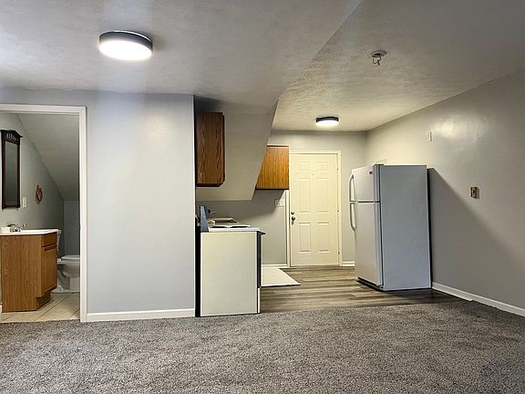 4th image of 925 N 4th St #B