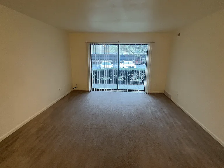 Eastwood Village Apartments — Photo 48