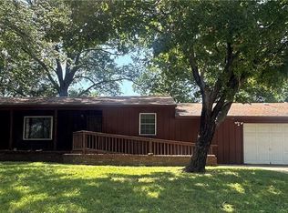 202 Highland Rd, Coffeyville, KS 67337