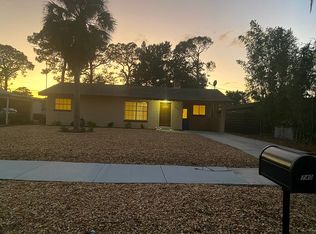 740 Riviera St, Venice, FL 34285