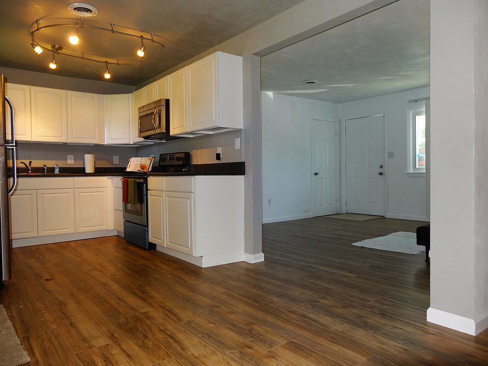 1st image of 2704 Watts Ave