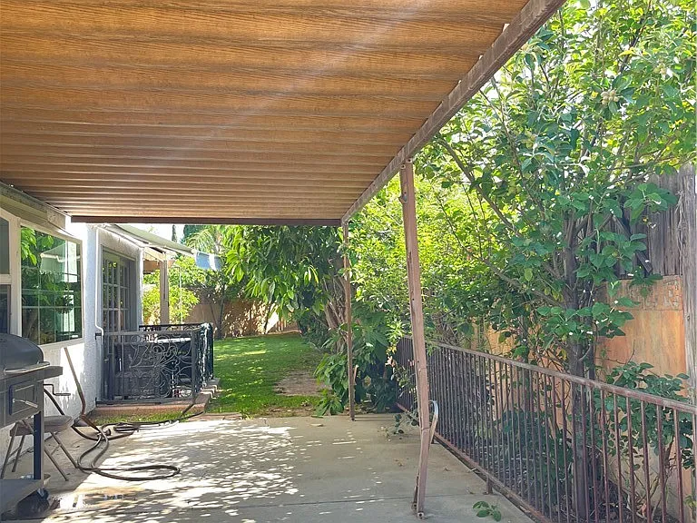 6251 Chimineas Ave — Photo 37