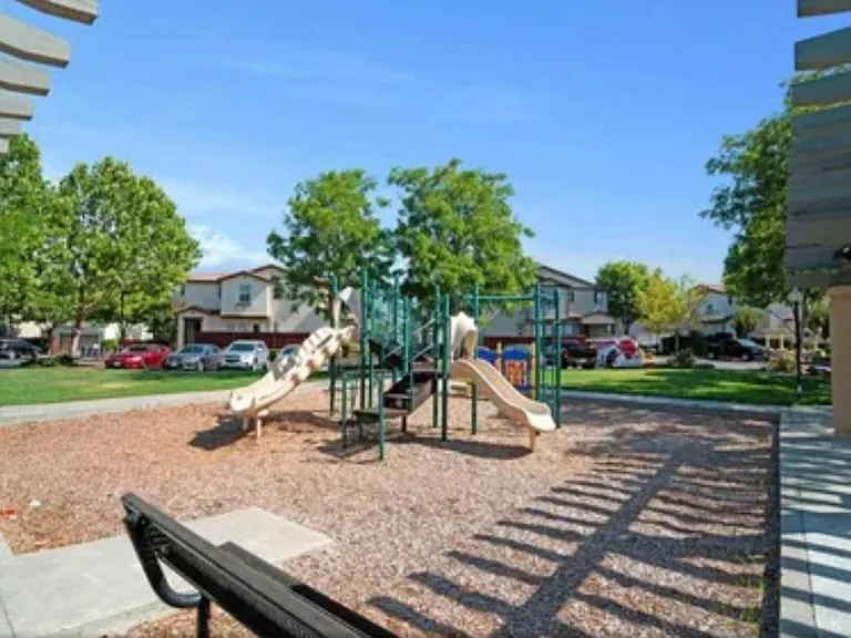 1664 Glenmore Dr #1664 — Photo 9