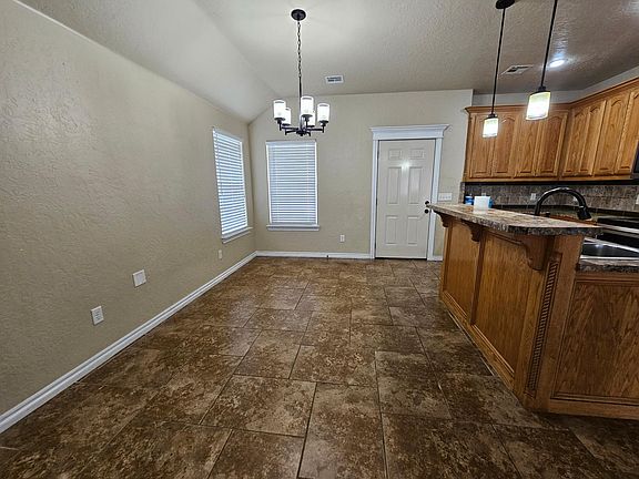 4th image of 2305 SW Rolling Hills Pl