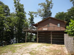 718 Hiwassee Dr, Jacksboro, TN 37757