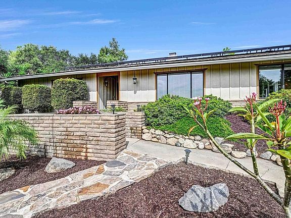 3rd image of 3056 Overhill Dr
