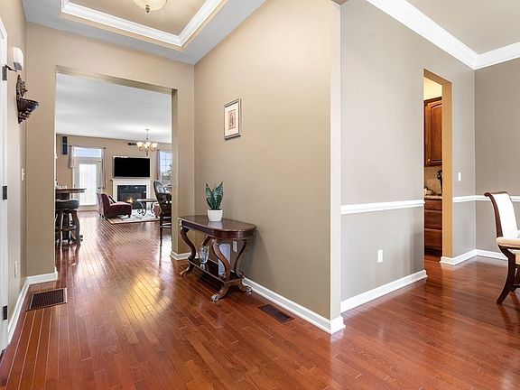 5th image of 69 Sherwood Dr
