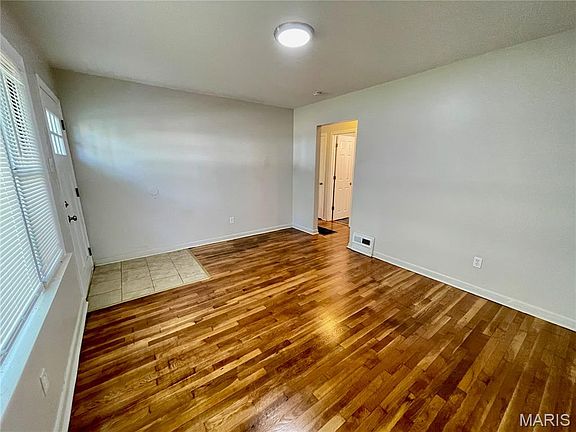 2nd image of 10121 Baron Dr