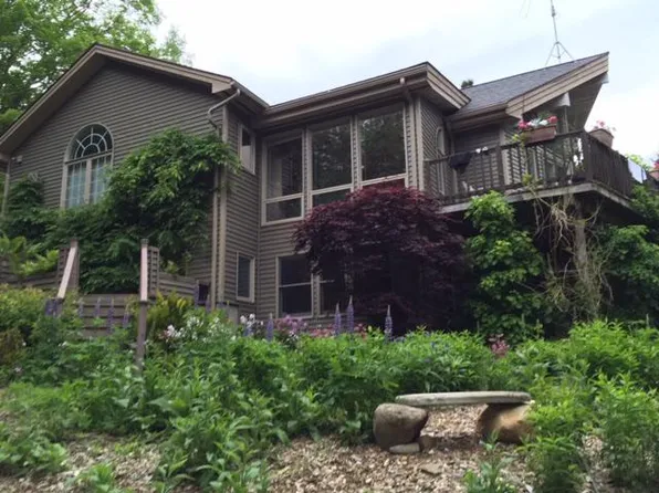 11 Boothbay Woods Rd, East Boothbay, ME 04544