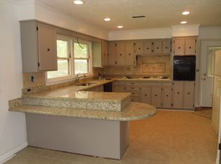 108 Greenwood Dr, Jennings, LA 70546