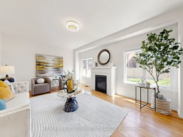 97 Connell Dr, Georgina, ON L4P 0K3