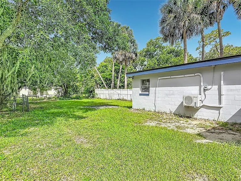 234 N Adams St — Photo 35