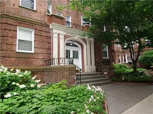 Sold by Exclusive Properties Sotheby's International Realty | media 6