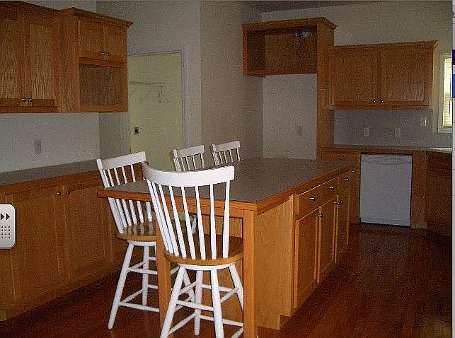 2nd image of 287 Kitchen Rd