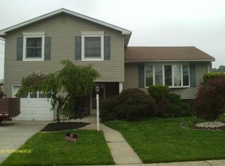 1074 Truxton Dr, Perth Amboy, NJ 08861