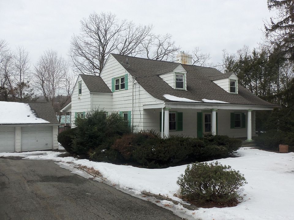 1st image of 82 Locust Ave