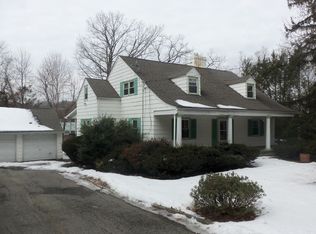 82 Locust Ave, Cortlandt Manor, NY 10567