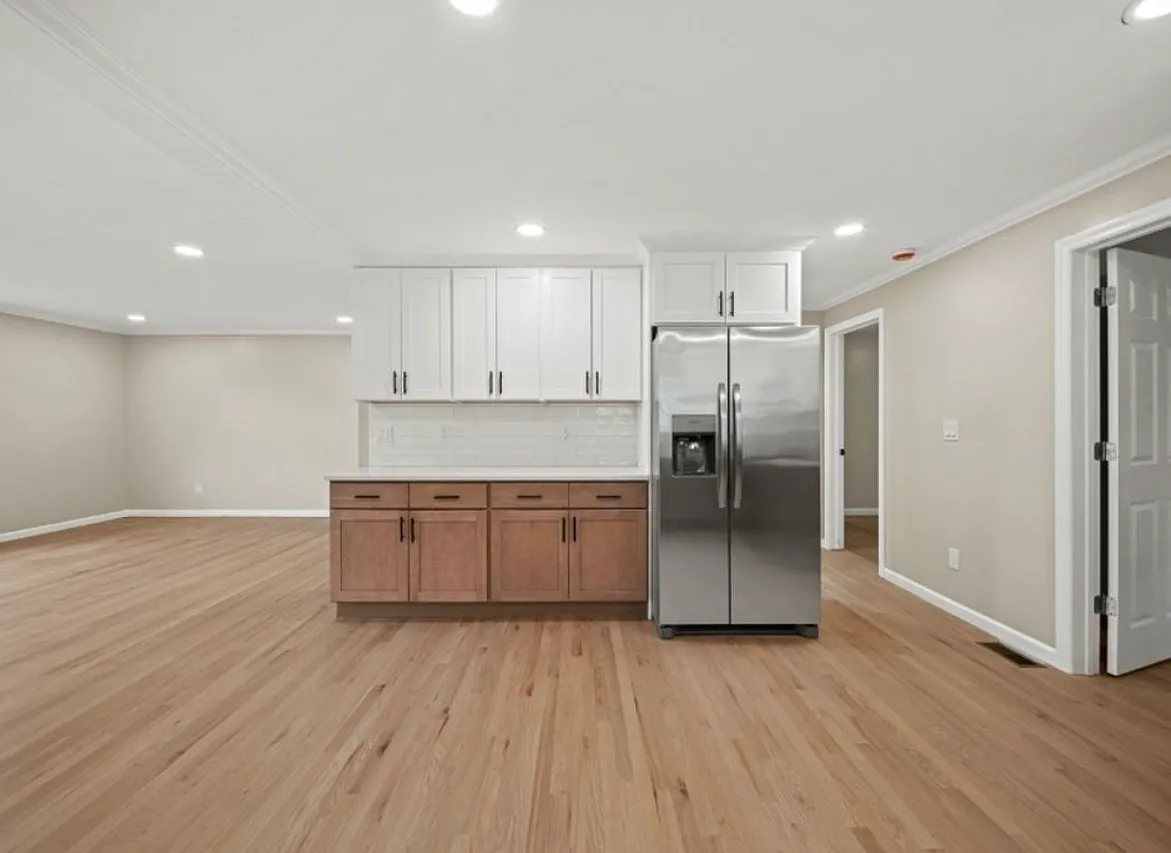 2 bed, 875 sqft, $2,500 — Photo 3