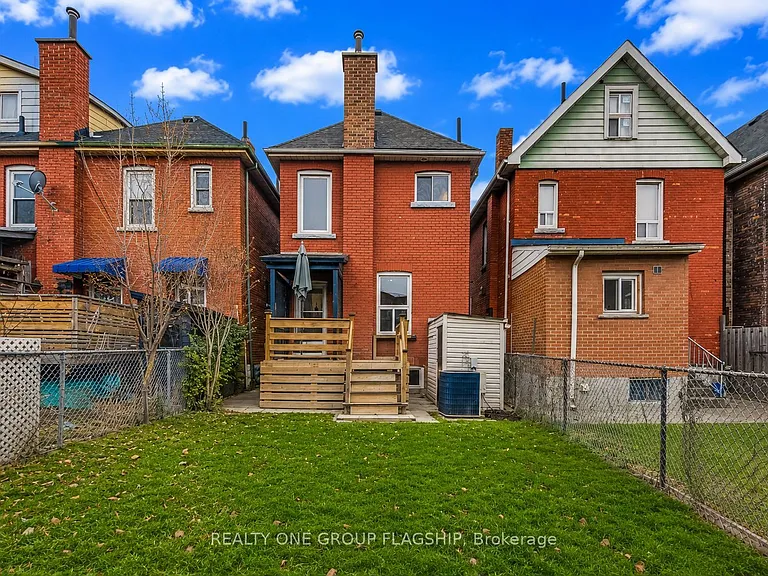 16 Huntley St — Photo 39