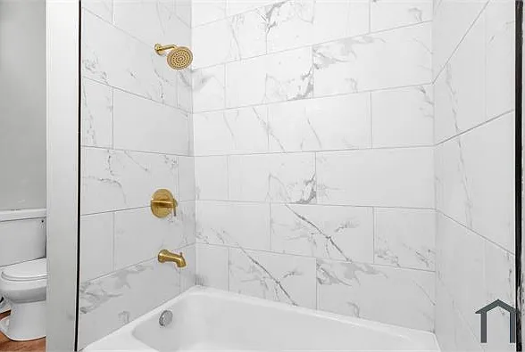 558 E Whittier St — Photo 10