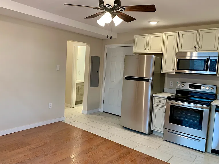 5925 Walnut St #2A — Photo 11