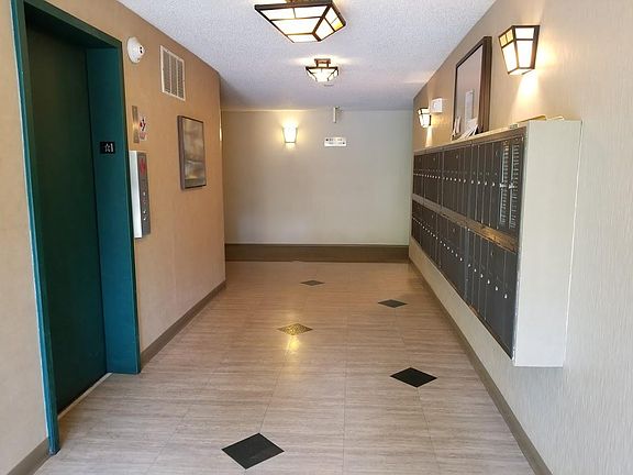 3rd image of 381 Half Moon Ln APT 104