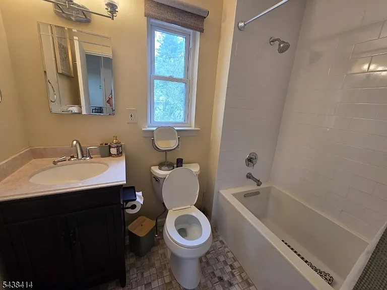 11 Wedgewood Dr #1 — Photo 15