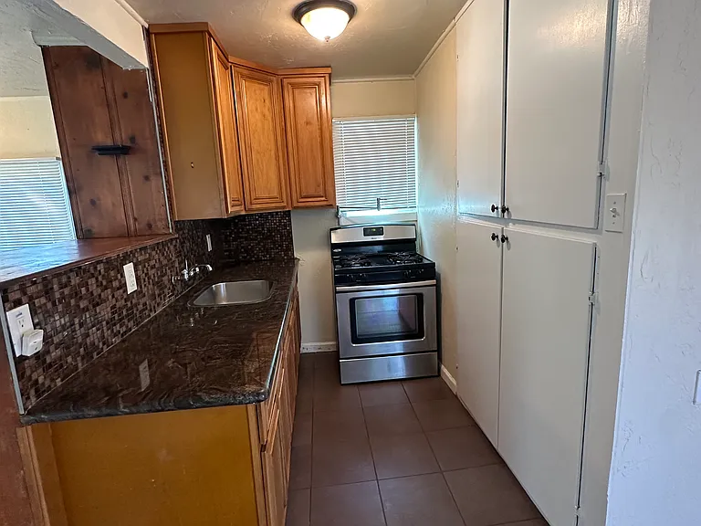 1425 Cherry Ave #4 — Photo 6