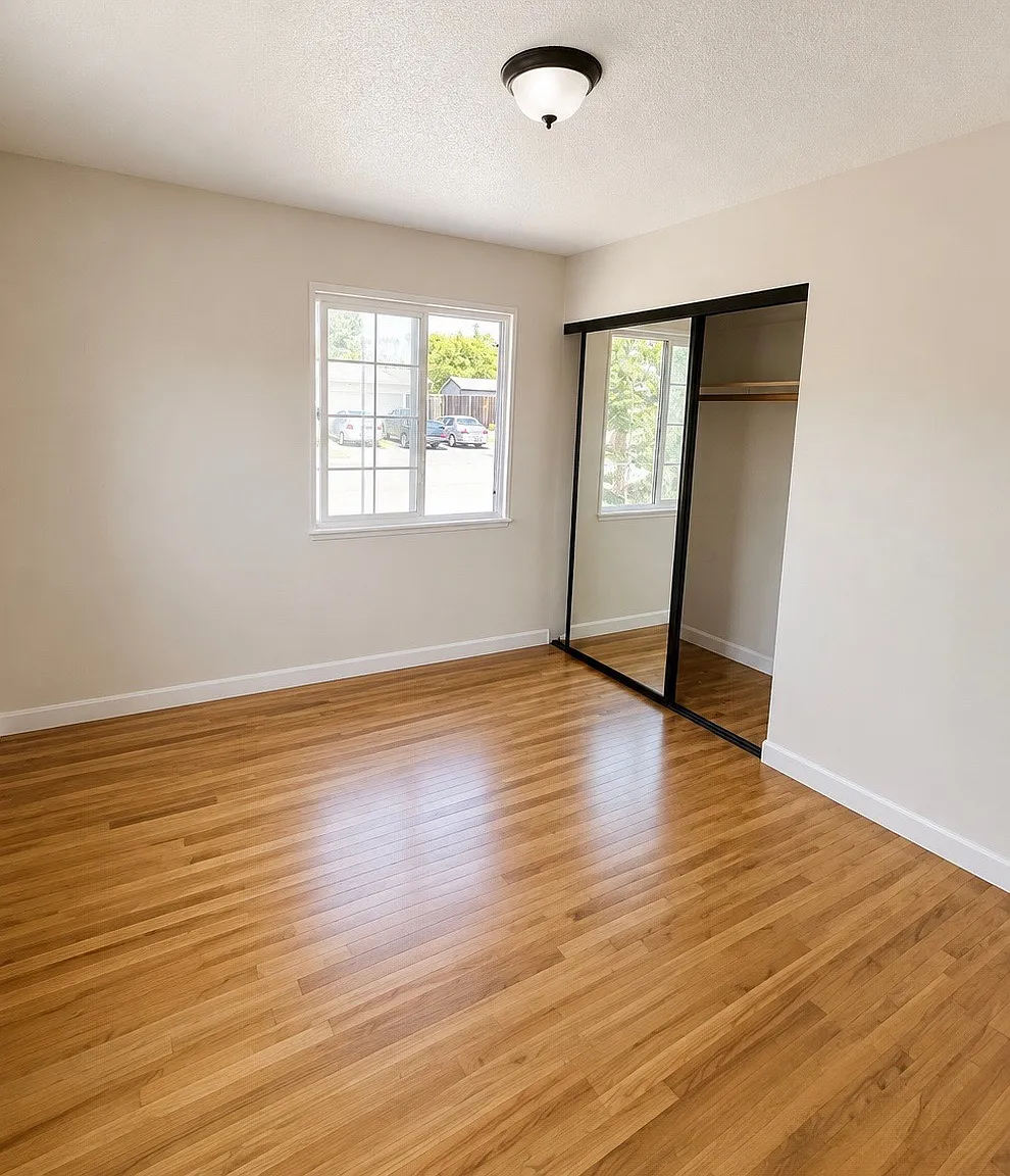 4 bed, 1587 sqft, $3,300 — Photo 3