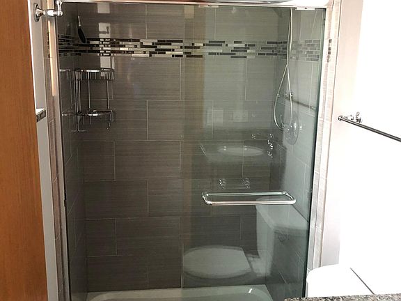5th image of 4720 N Melvina Ave #2