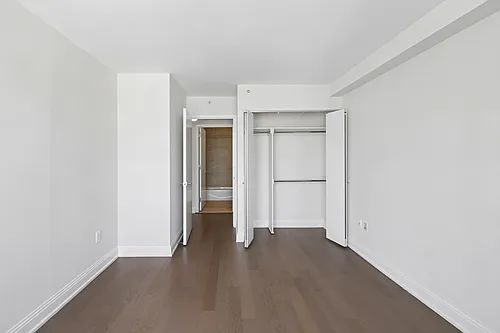 125 W 31st St #20C Photo 1