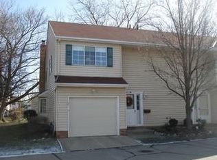 1701 Walnut Ln #8-44, Rocky River, OH