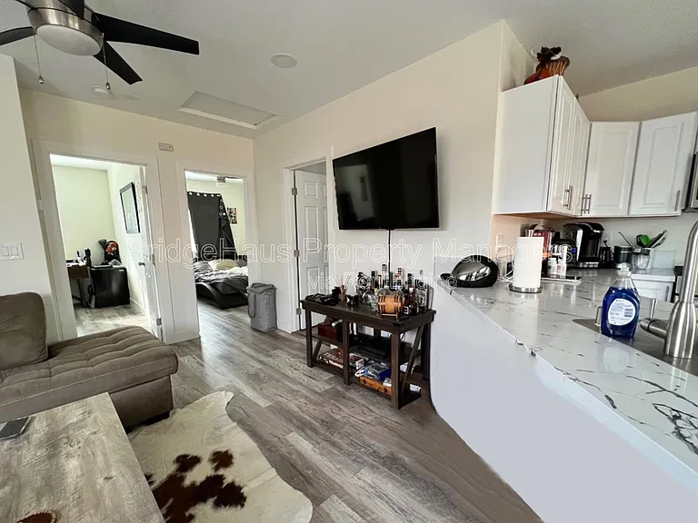4436 Cherokee Ave — Photo 2