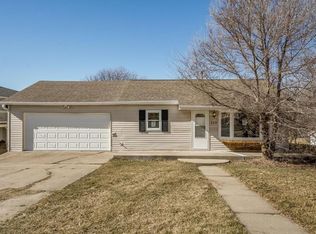 609 S Walnut St, Colfax, IA 50054