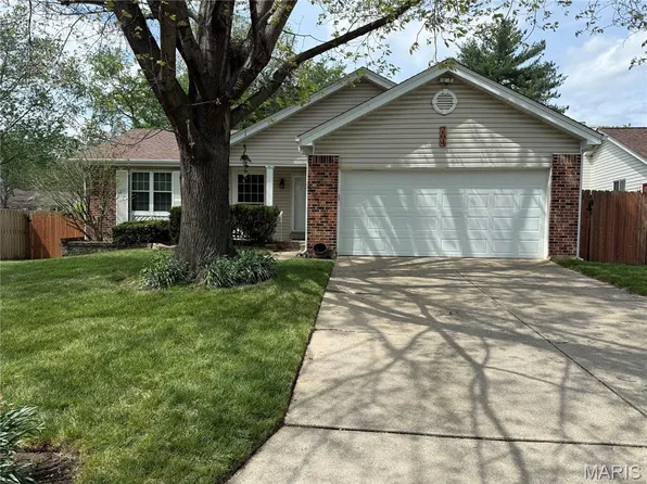 204 Addison Dr, Saint Peters, MO 63376