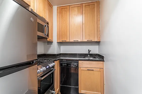 Rented by Cooper & Cooper Real Estate | media 6