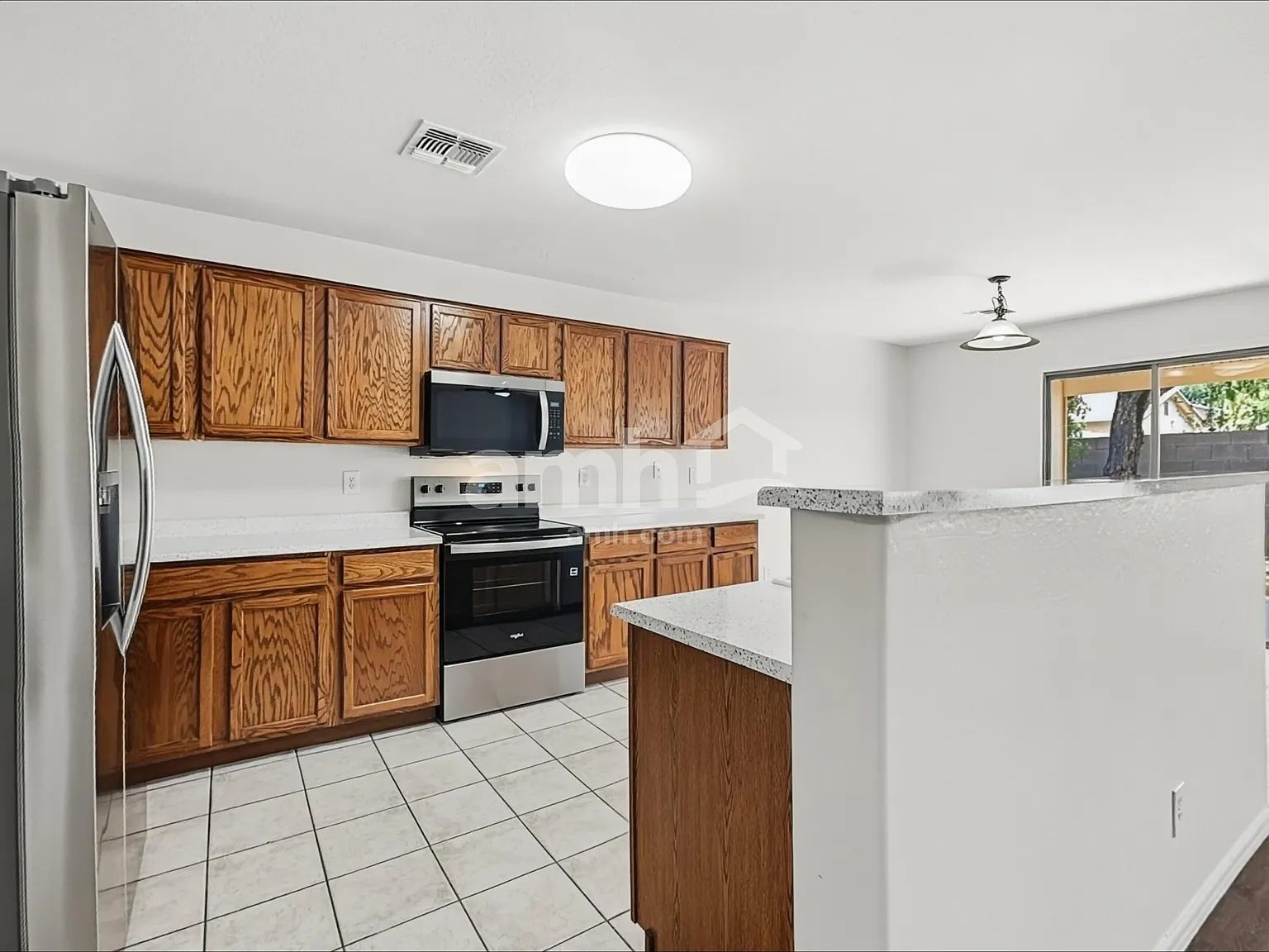 3 bed, 2.5 bath, 1872 sqft, $1,845 — Photo 4