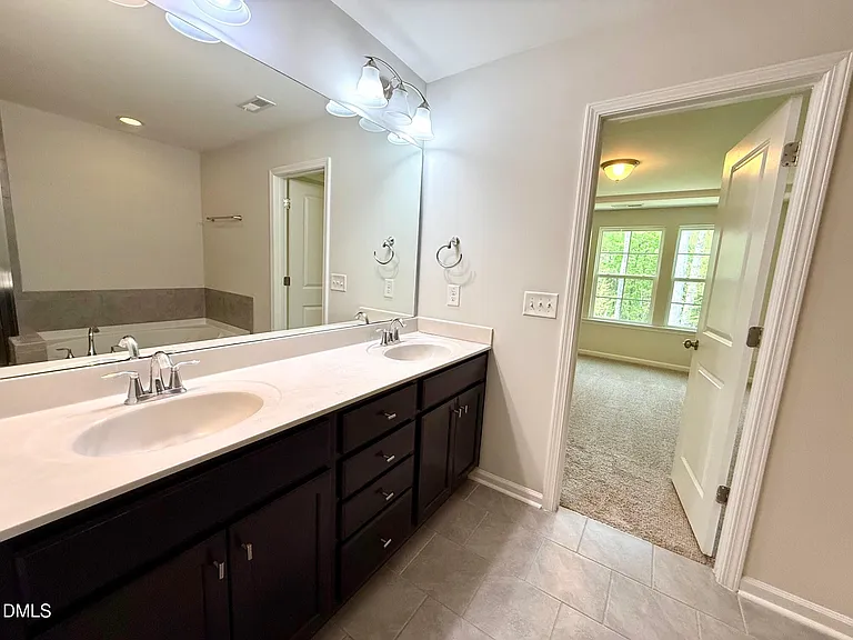 1037 Lakebrink Dr — Photo 36