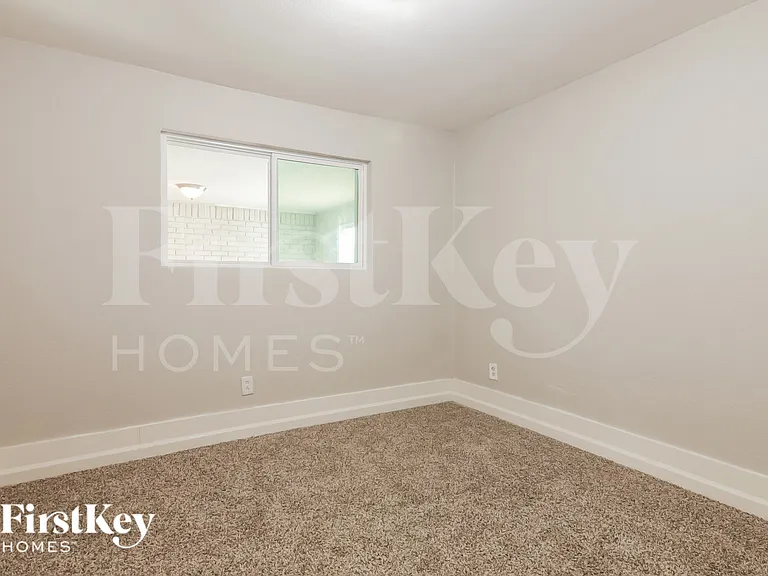 3413 Valley View Ln — Photo 16