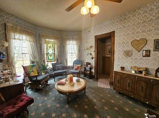 315 N 11th St, Geneva, NE 68361