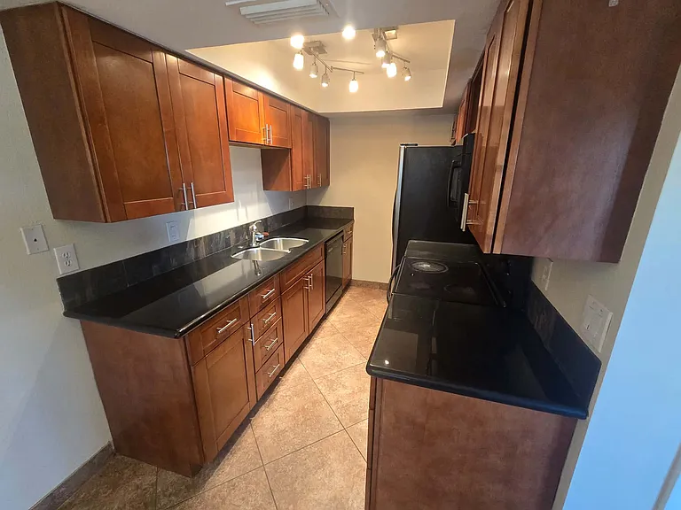286 W Palomino Dr #2 — Photo 2