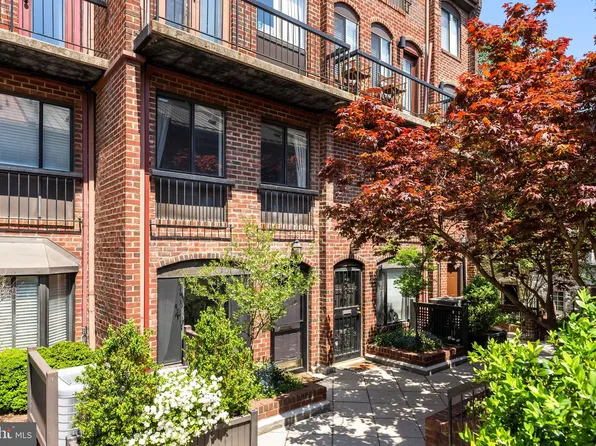 1047 Paper Mill Ct NW #1047, Washington, DC 20007