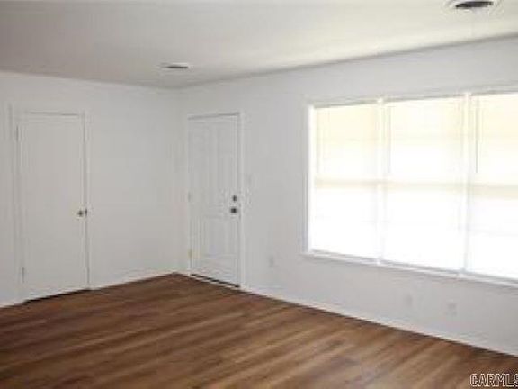 3rd image of 1116-1118 N Detroit Ave