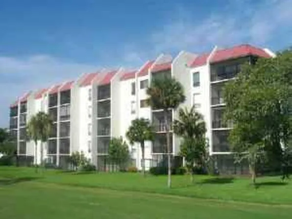 3050 Presidential Way #206, West Palm Beach, FL 33401